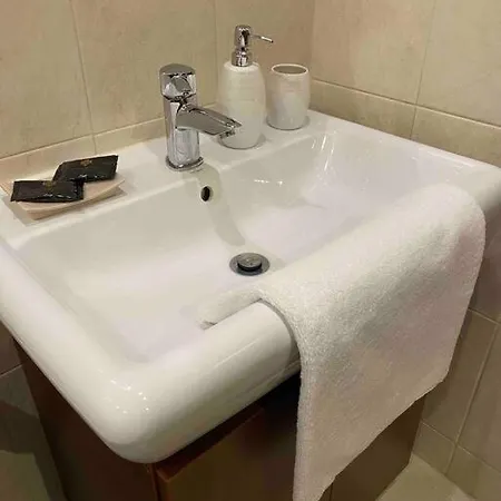 Luxury In Center Apartment