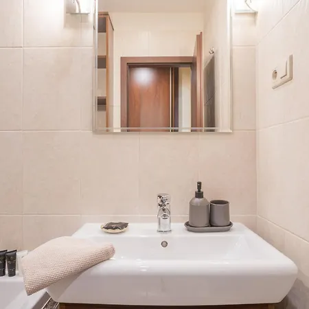 Luxury In Center